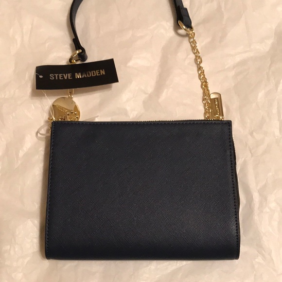 Steve Madden Bgreer Wallet on String - Picture 3 of 5